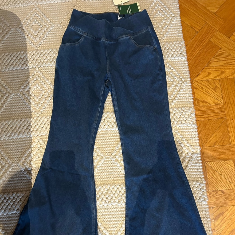 Nwt HALARA Women's Navy Flare Jeans